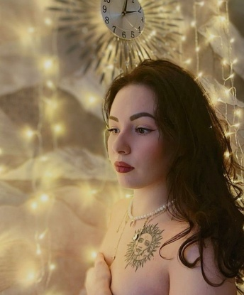 Молодая, страстная и игривая красотка приглашает в гости на незабываемое путешествие по миру удовольствий. Гарантирую приятные впечатления и яркие эмоции. Звони, не пожалеешь! 1792, 23 года