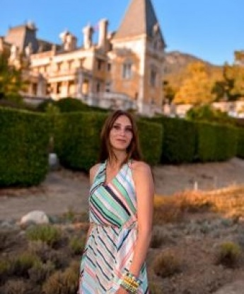 Предлагаю тебе необычный опыт, который навсегда останется в твоей памяти. Встречи со мной проходят в уютной обстановке моей приватной квартиры в Москве. Я открыта для разнообразия и готова исполнить все твои фантазии. Доверься мне, и я подарю тебе незабываемые моменты наслаждения. Посмотри мои фото и отзывы, чтобы убедиться в моей привлекательности и незабываемости. Жду тебя в Москве! 😘💋 13976, 28 лет